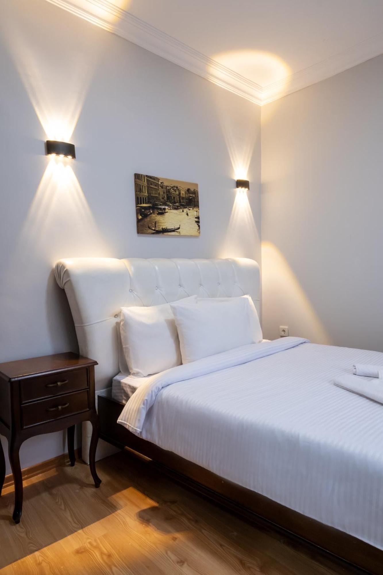 Istanblue Taksim Apart Hotel Istanbul Exterior photo